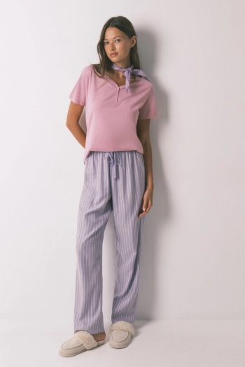 Розовая хлопковая футболка с  V-вырезом