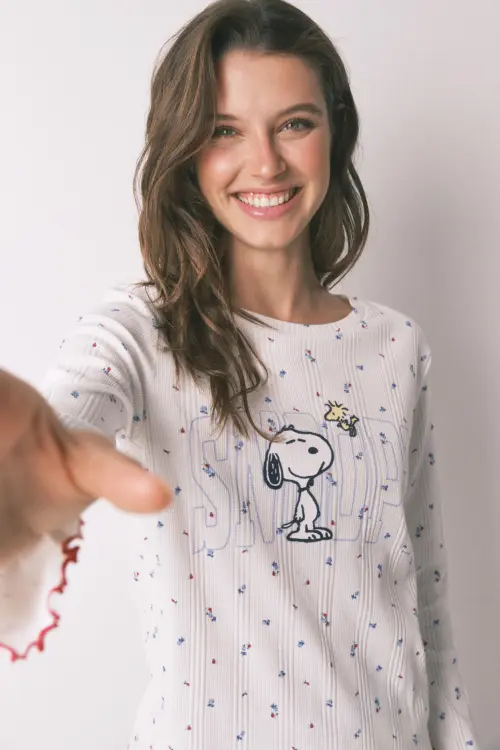 Довга піжама Snoopy з квітковим принтом